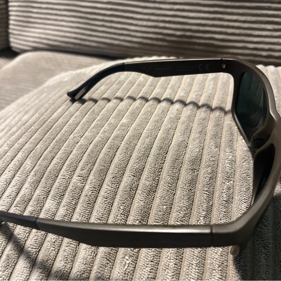 MAUI JIM Kahi MJ 736-63w Gray Square Sunglasses Blue - Polarized - Picture 3 of 12